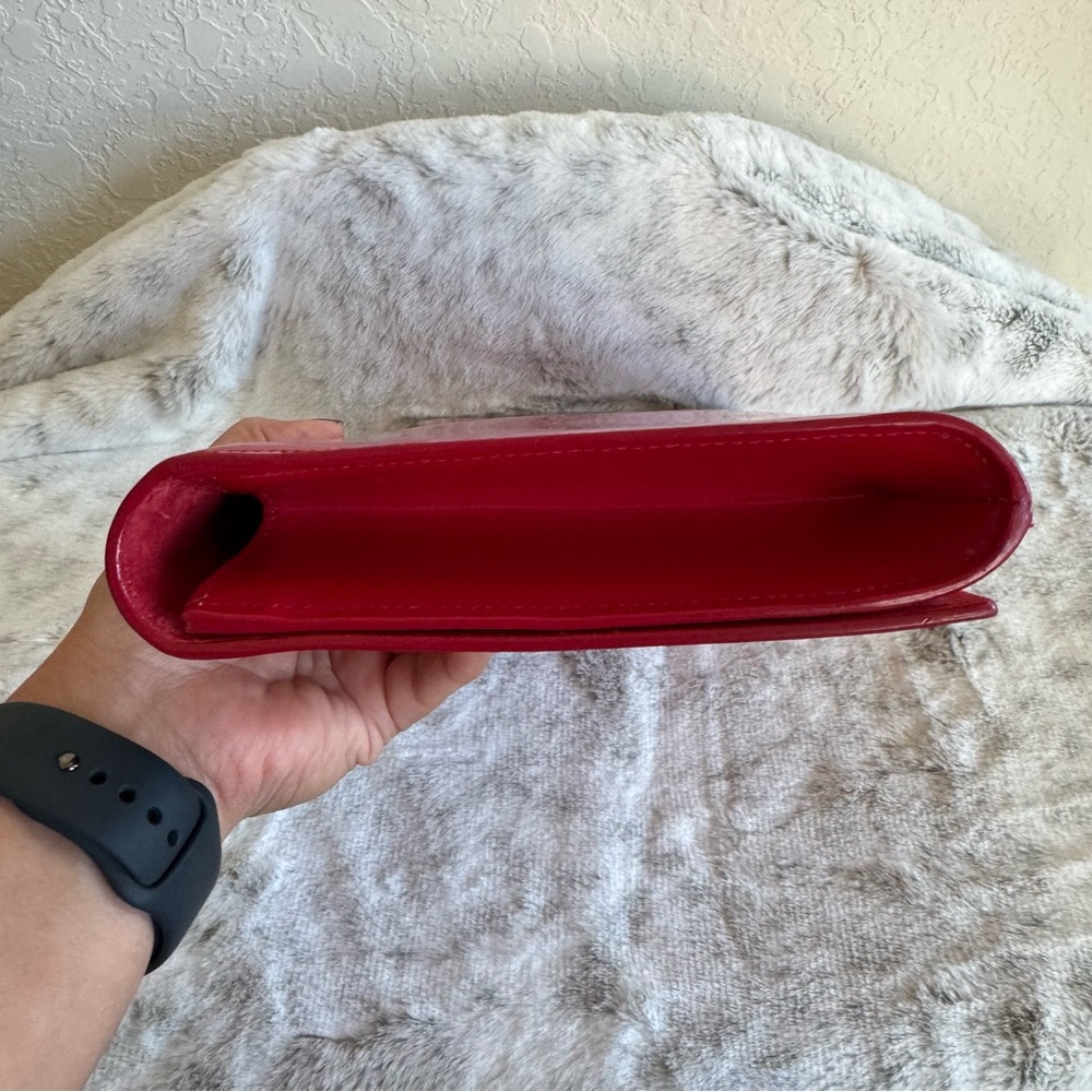Yves Saint Laurent YSL Belle De Jour Red Patent Leather Clutch P0329 - Picture 5 of 11